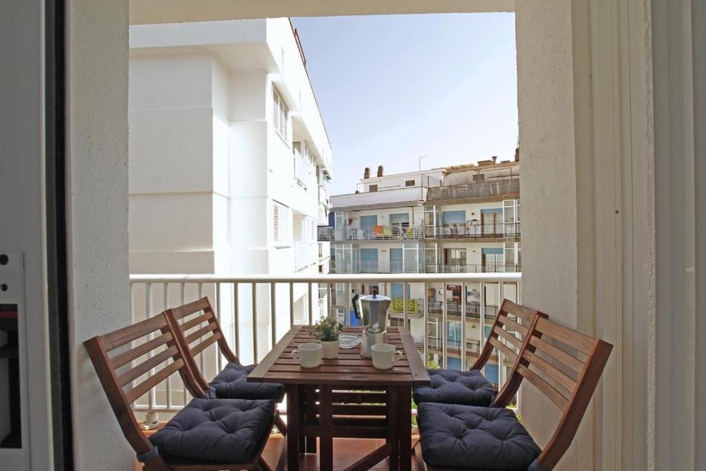 Warm Sands Apartment By Hello Homes Sitges Eksteriør billede