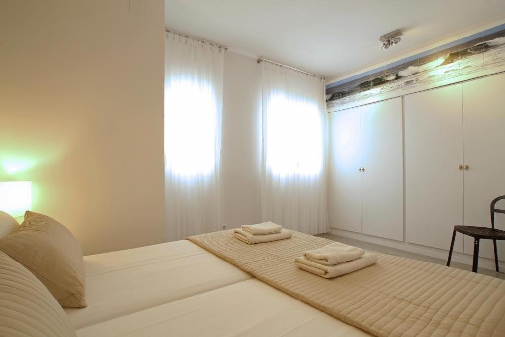 Warm Sands Apartment By Hello Homes Sitges Eksteriør billede